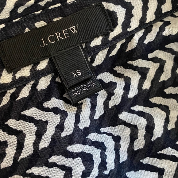 J Crew Top size XS Black White Chevron Print Pocket 1/2 Button Up Roll Sleeves - Picture 4 of 5